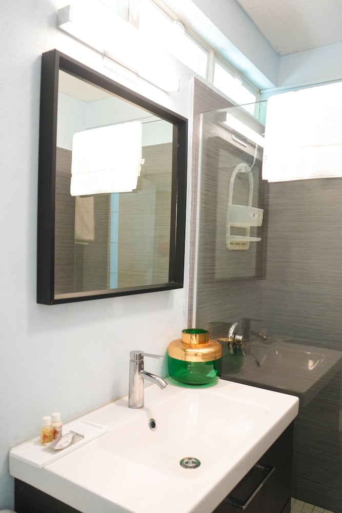 Signature Studio (Twin Beds.) photo 3