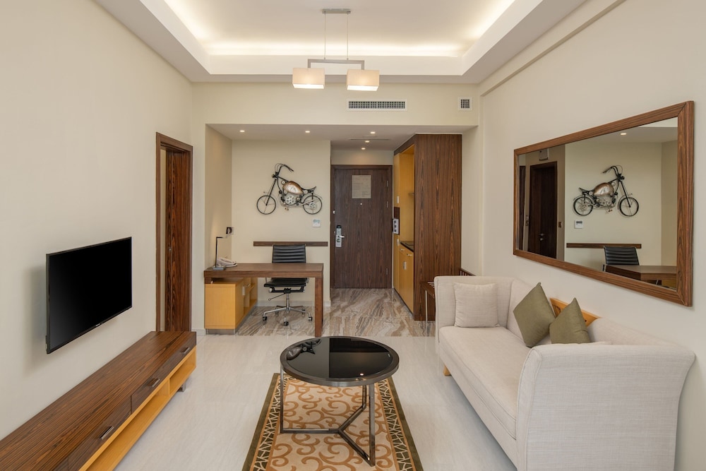 Premier Apartment, 2 Queen Beds, Ocean View - Photo 8