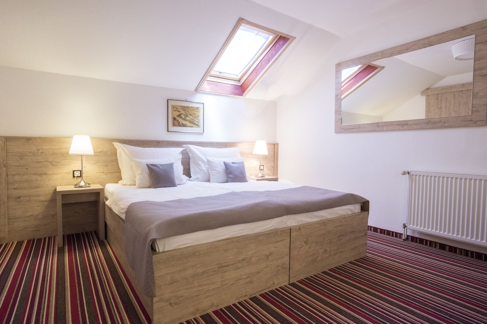 Standard Double Room - Photo 6