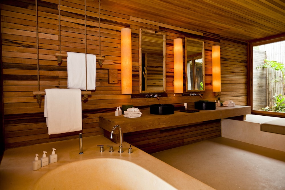 Beachfront Deluxe Pool Villa - Photo 5
