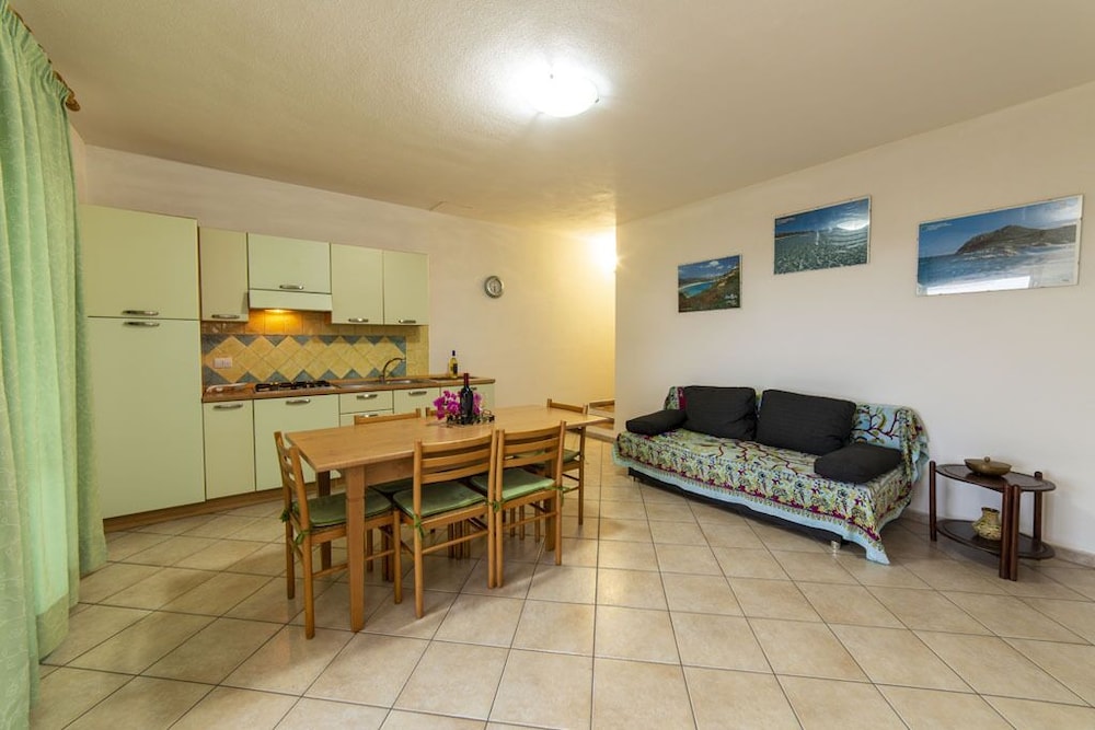 Classic Condo, Sea View photo 3