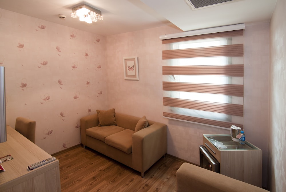 Suite, 1 Double Bed - Photo 15