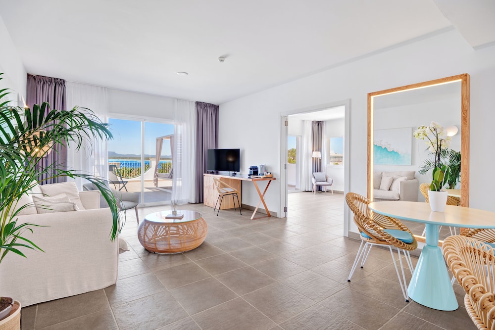 Panoramic Suite, Terrace, Sea View thumbnail 5