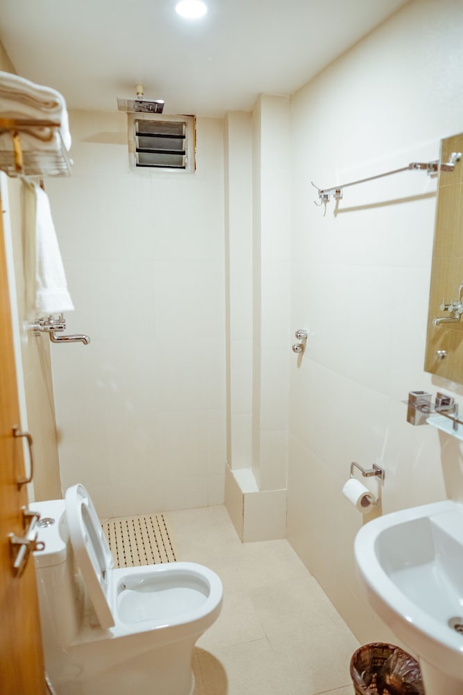 Deluxe Twin Room - Photo 6