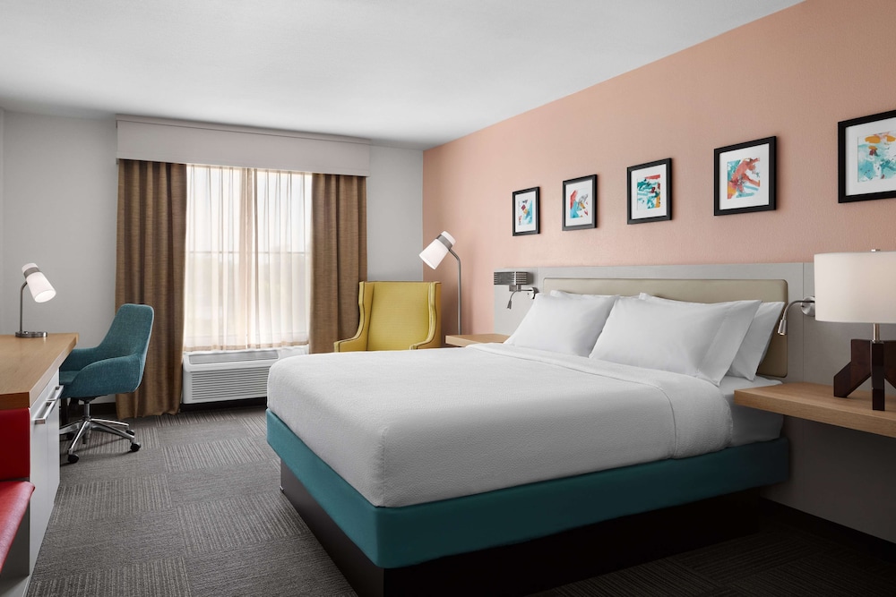 Room, 1 King Bed, Accessible - Photo 2