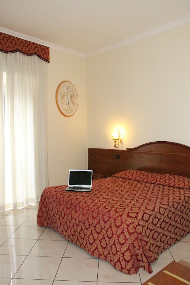 Deluxe Quadruple Room photo 1