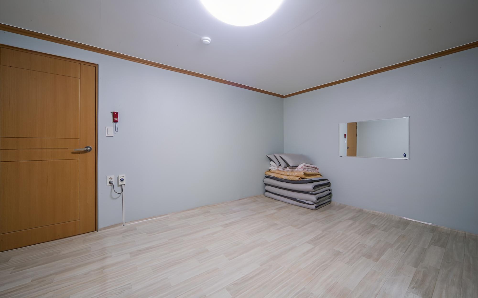 Room (Korean-style Ondol Room) - Photo 2