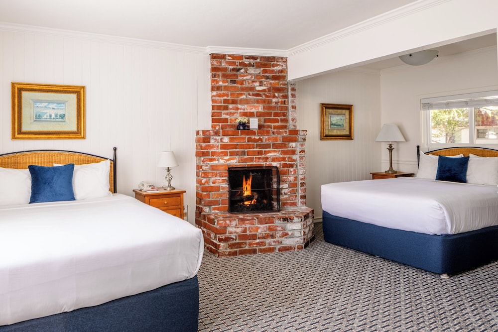 Classic Room, Fireplace photo 1