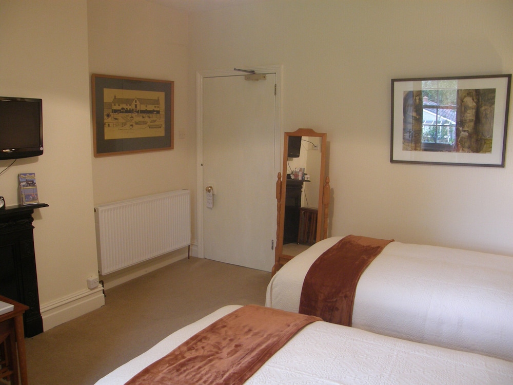 Superior Double Or Twin Room, Ensuite, Garden View (Madog (Room 1)) photo 2