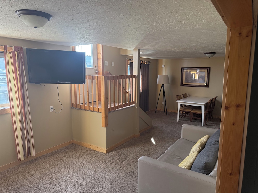 Basic Apartment, City View photo 1