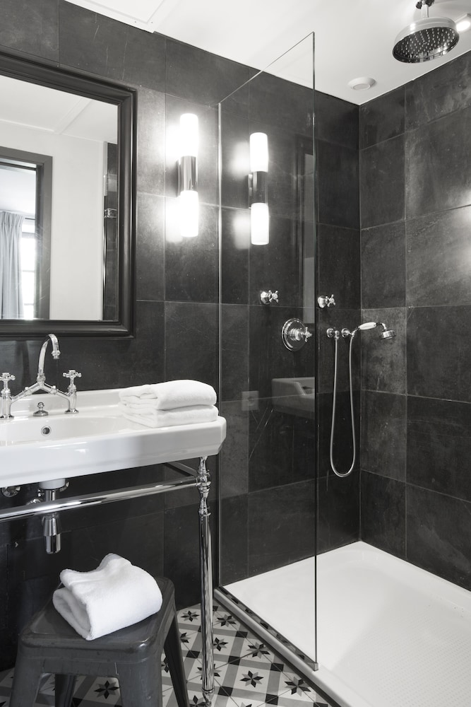 Deluxe room - square view photo 2