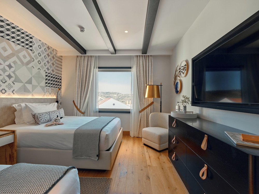 Deluxe Room, 2 Queen Beds, Valley View - Photo 1