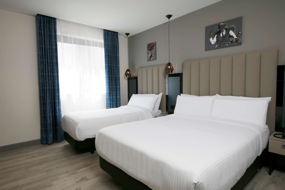 Standard Room, Multiple Beds, Non Smoking (Shower Only)