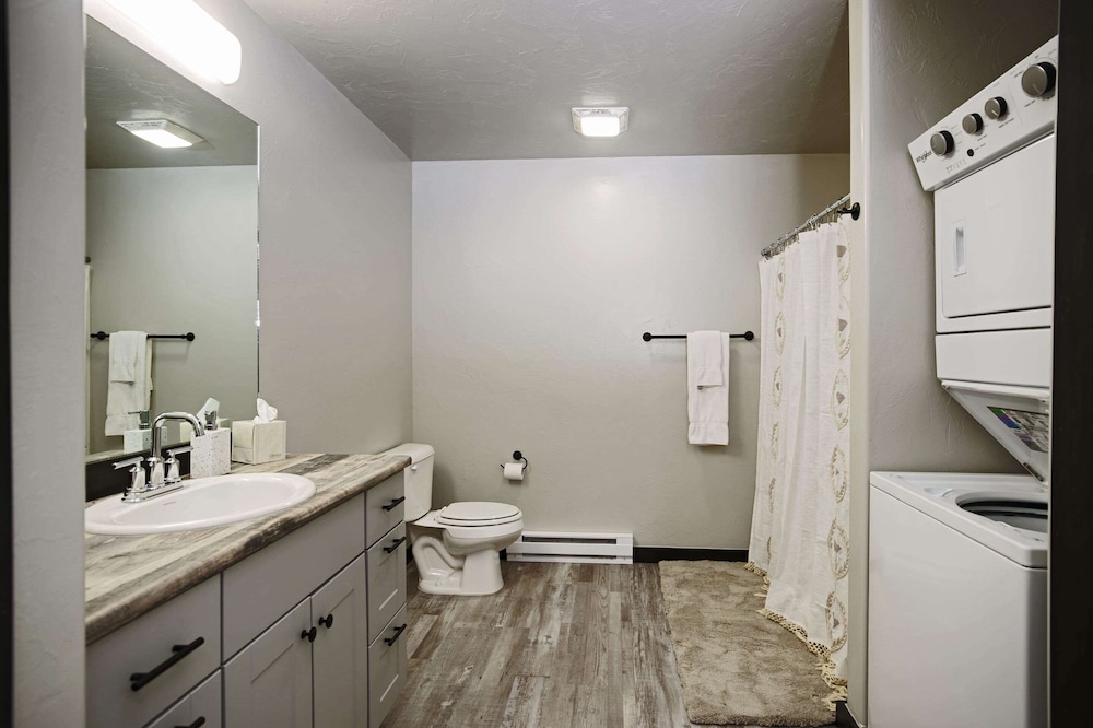 Suite, Multiple Beds, Non Smoking (Upgrade) - Photo 9