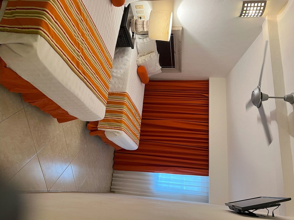 Habitación dos matrimoniales sin vista - tobogan, photo 6