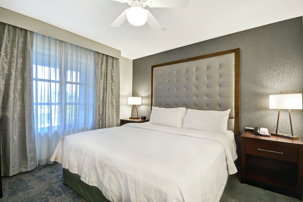Studio Suite, 1 King Bed, Non Smoking - Photo 2