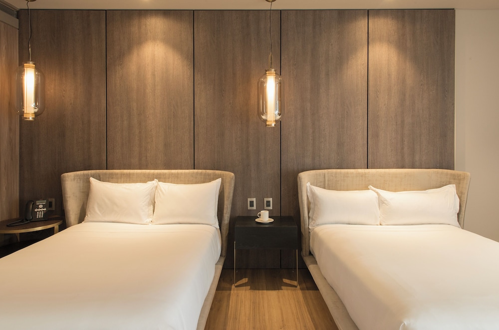 Double or Twin Room, City View - Photo 4