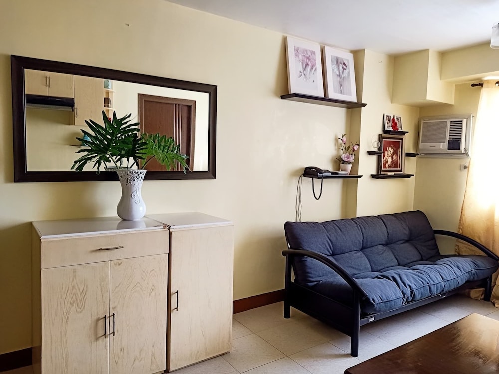 Standard Condo photo 3