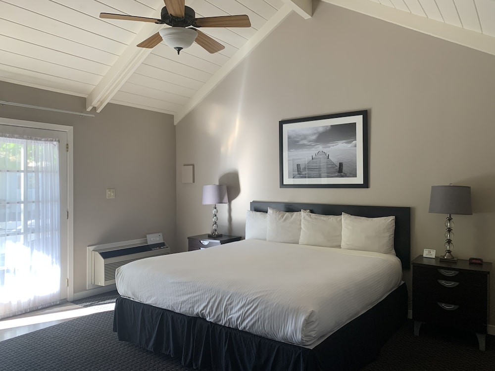 Superior Room, Multiple Beds photo 3