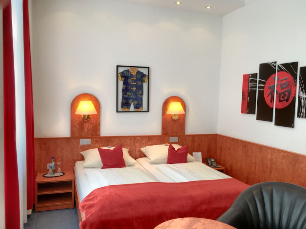 Standard Double or Twin Room photo 3