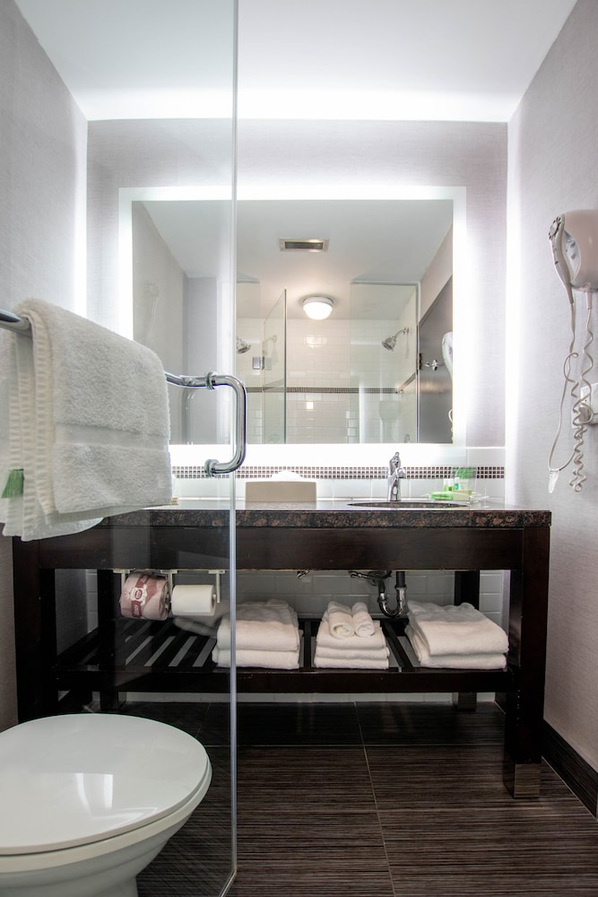 Suite, 1 King Bed, Jetted Tub