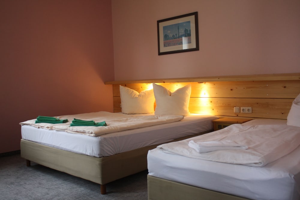 Standard Triple Room, Private Bathroom