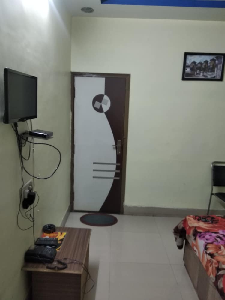 Economy Room photo 1