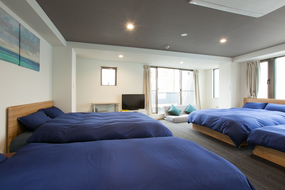 Family Room, Balcony photo 3