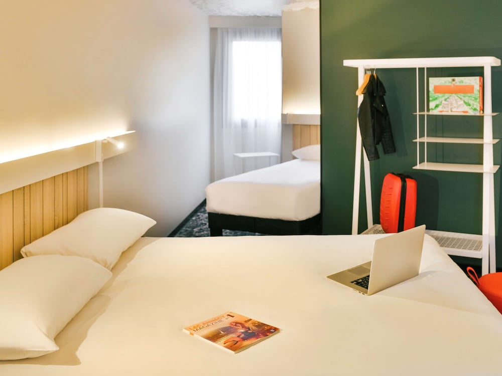 Standard Room, Multiple Beds - Photo 2