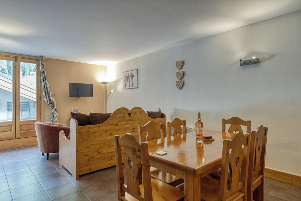 Family Apartment, Multiple Bedrooms (Vallorcine Loriaz 32 Ski In Ski Out) Family Apartment, Multiple Bedrooms (Vallorcine Loriaz 32 Ski In Ski Out)