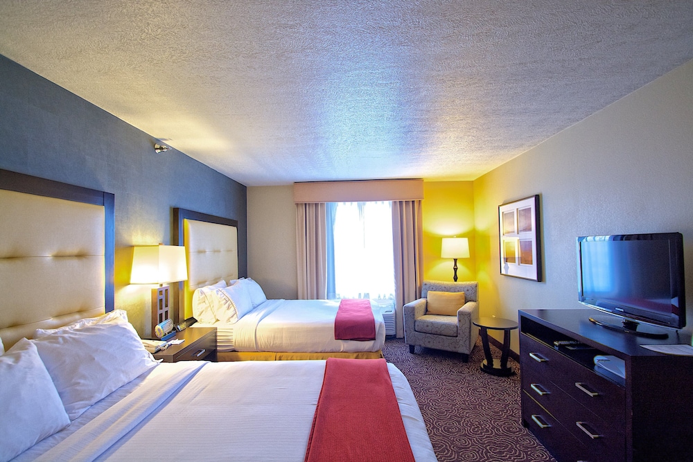 Standard Room, 2 Queen Beds, Mountain View - Photo 3
