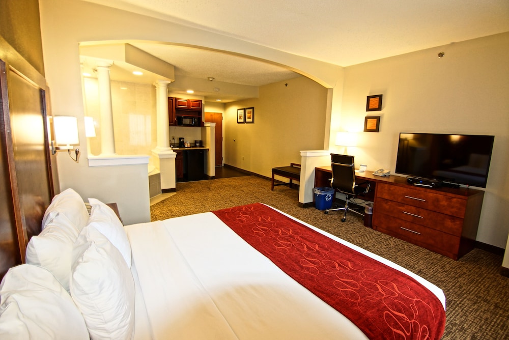 Suite, 1 Queen Bed with Sofa bed, Accessible, Non Smoking