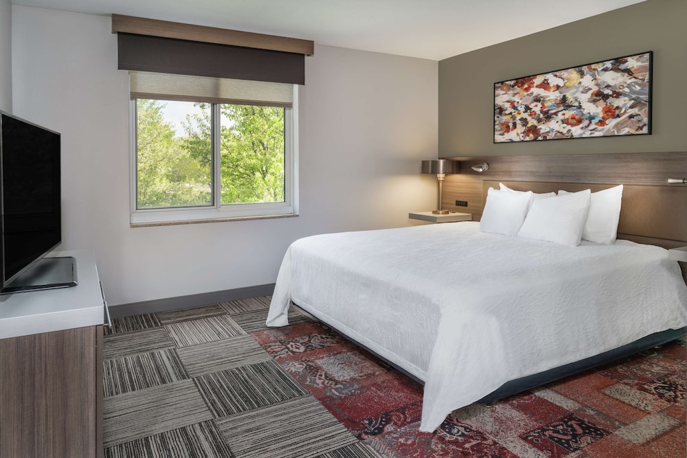 One king one bedroom whirlpool suite photo 1
