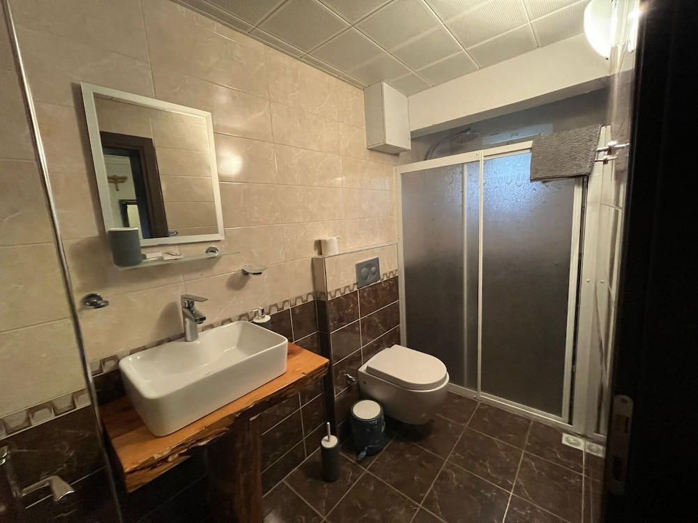 Basic Double or Twin Room, Partial Sea View photo 2