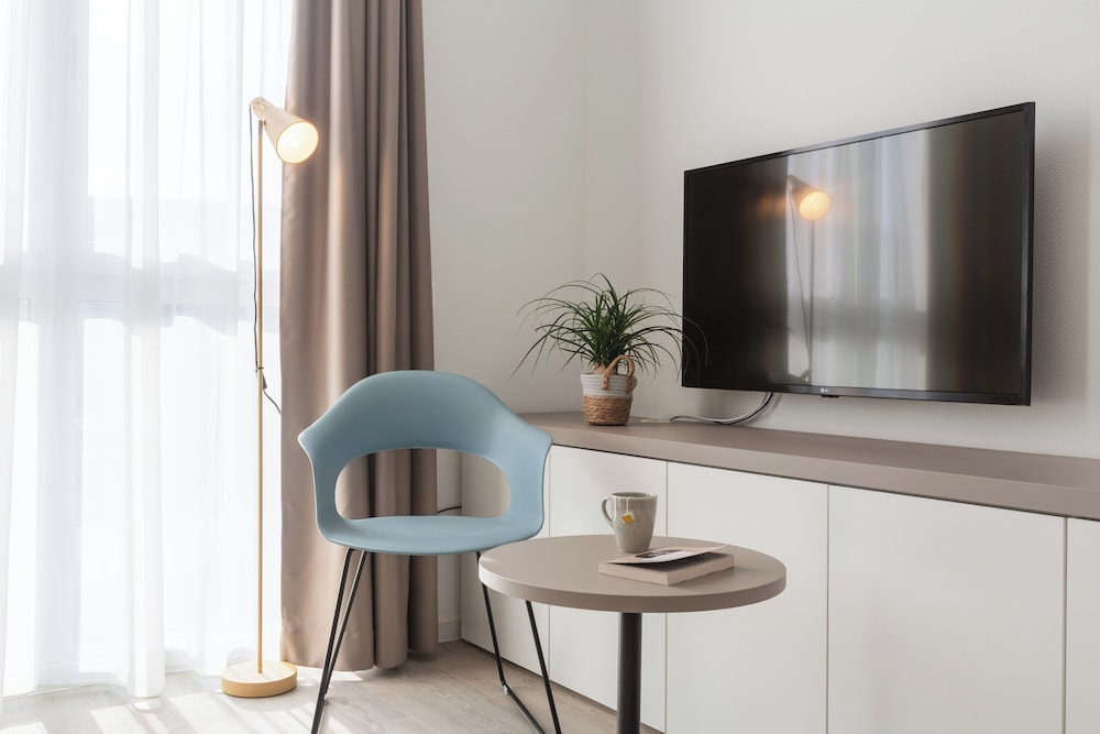 Studio Suite, 1 Queen Bed (Up to 3 Guests)