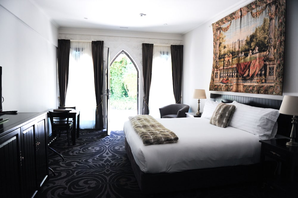 King Honeymoon Suite With Spa photo 3
