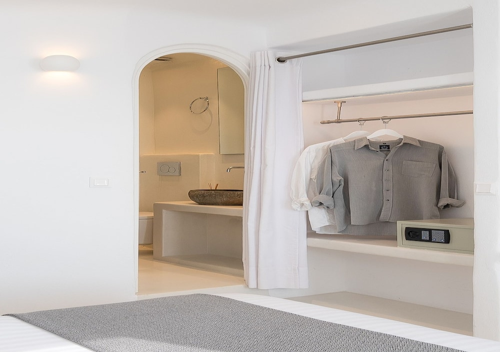 Deluxe Room - Photo 5