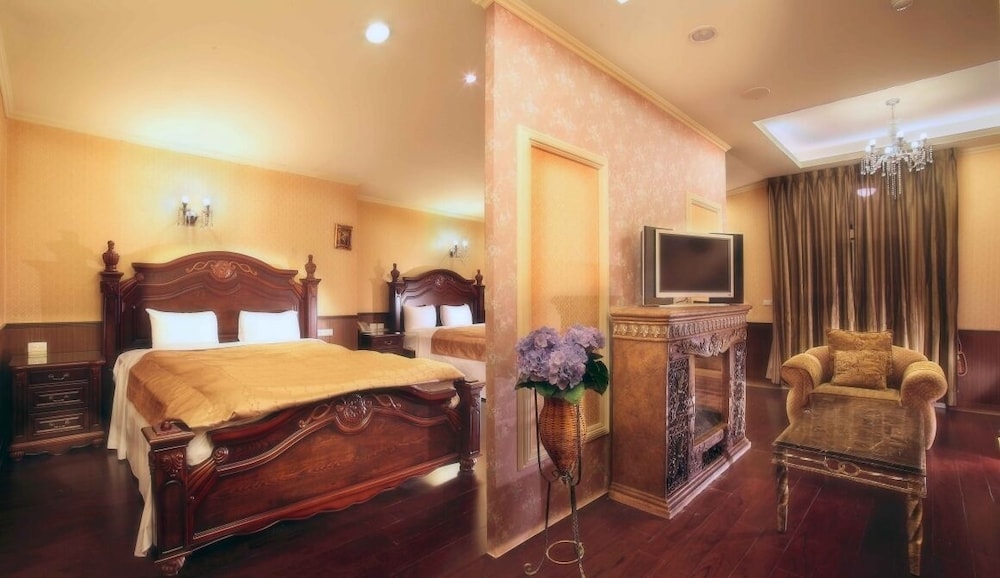 Family Room photo 2