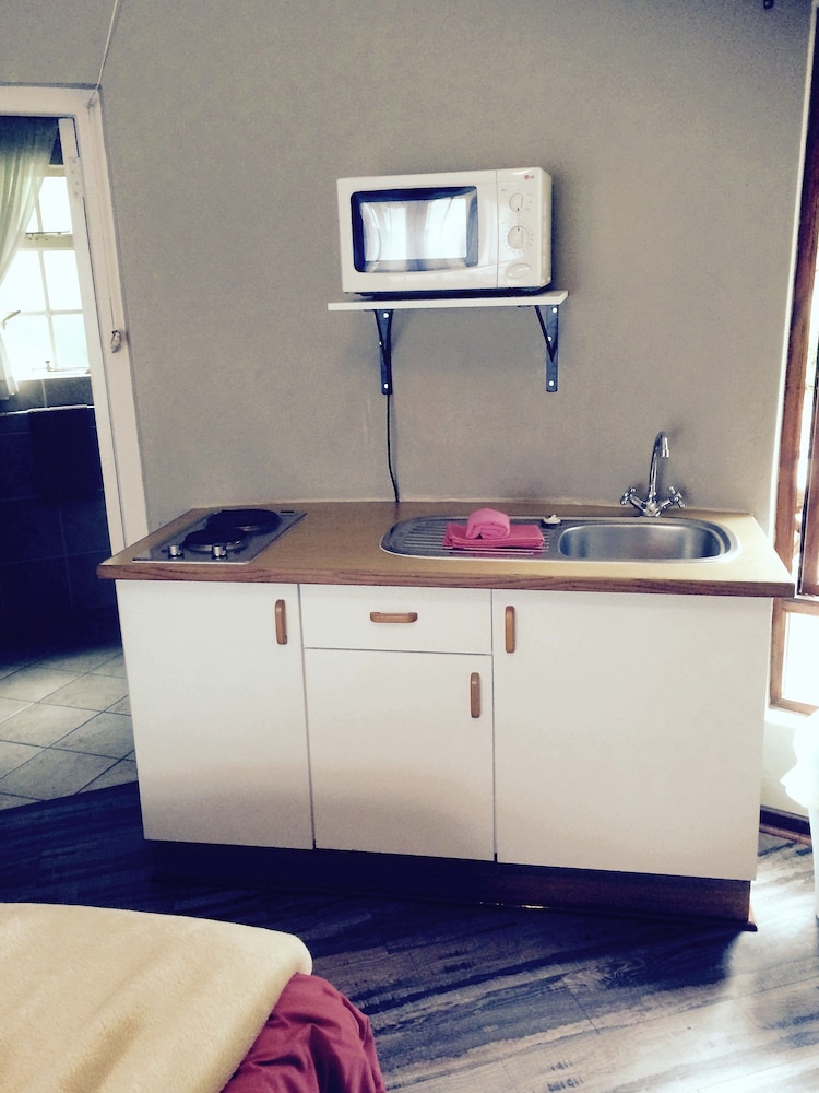 Self catering room double bed photo 2