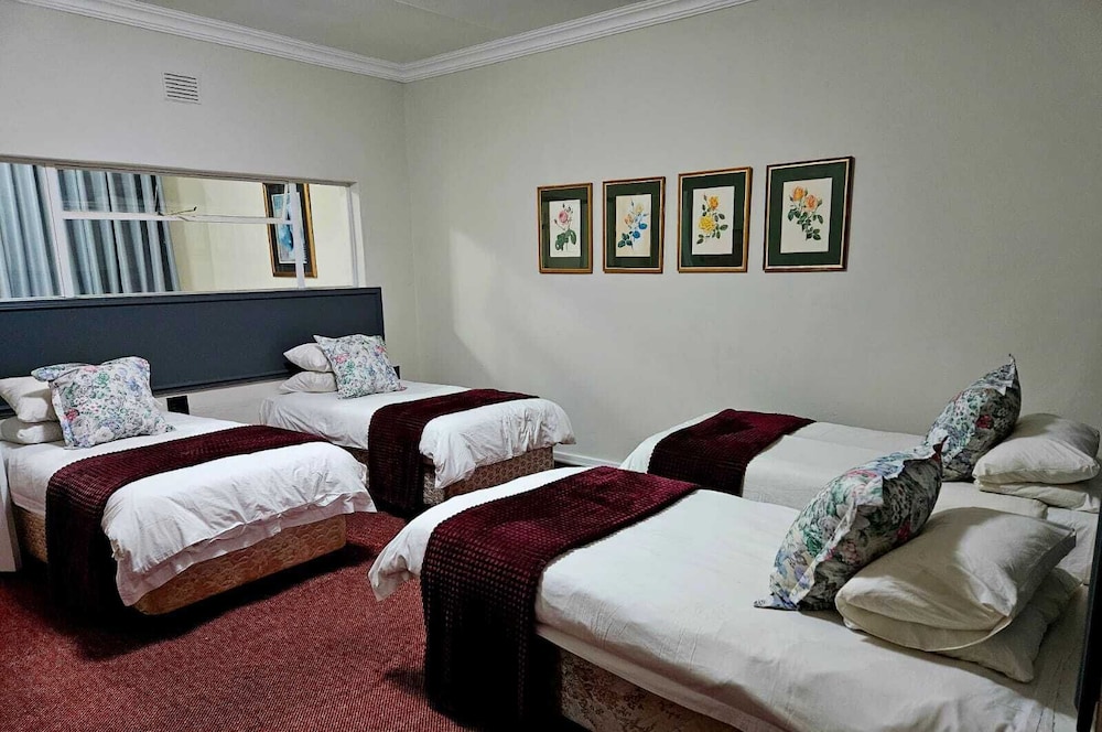 Standard Shared Dormitory, Mountain View