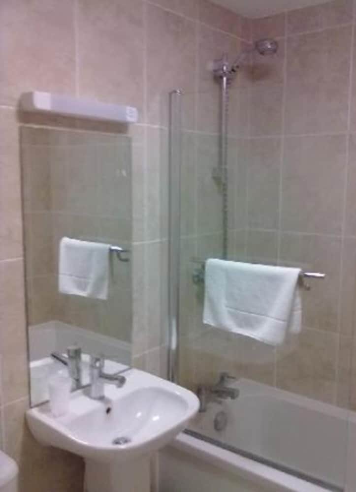 Double Room, Ensuite - Photo 4