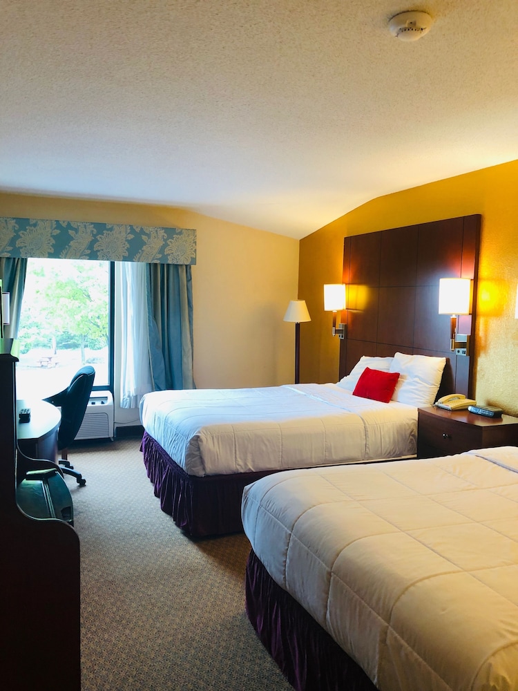 Standard Room, 2 Queen Beds photo 2