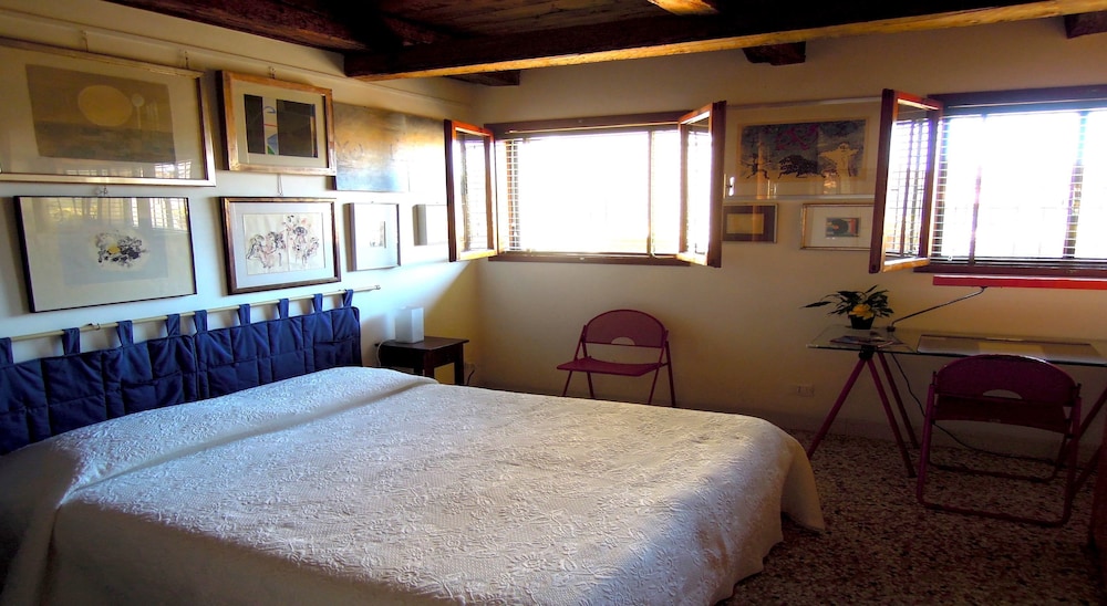Standard Double Room, Private Bathroom (External) photo 3