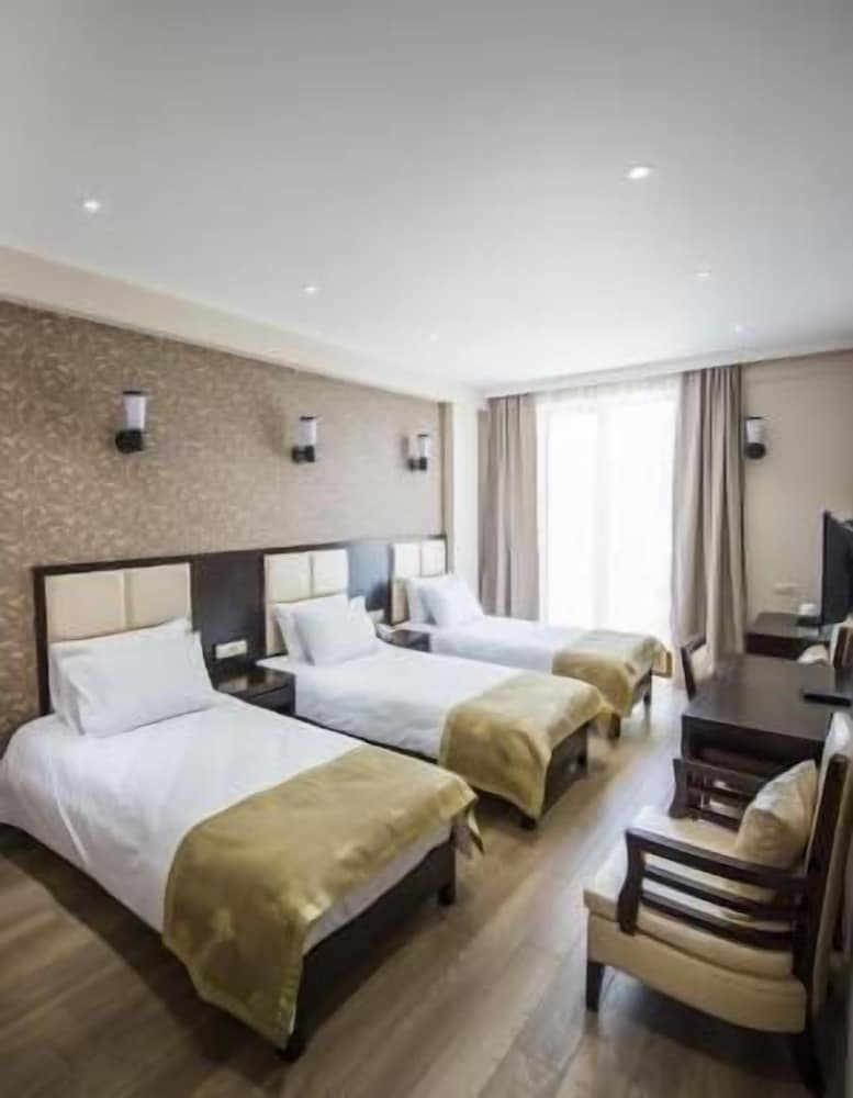Standard Triple Room photo 2