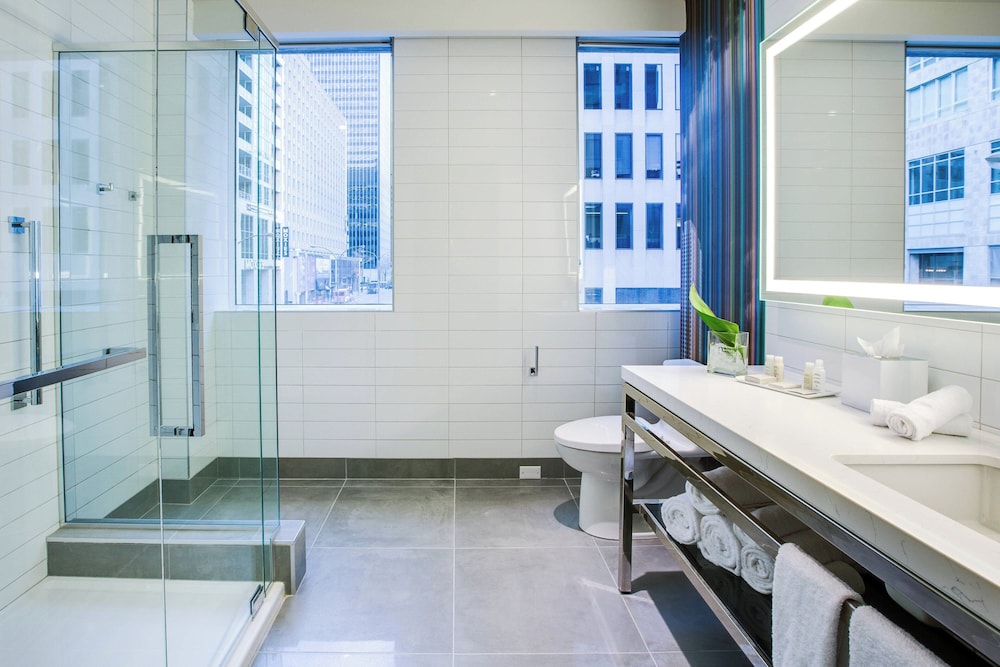 Suite, 1 Bedroom, City View thumbnail 6