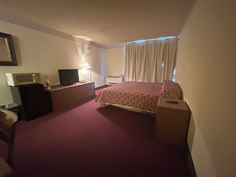 Room, 1 King Bed, Non Smoking (Micfridge)