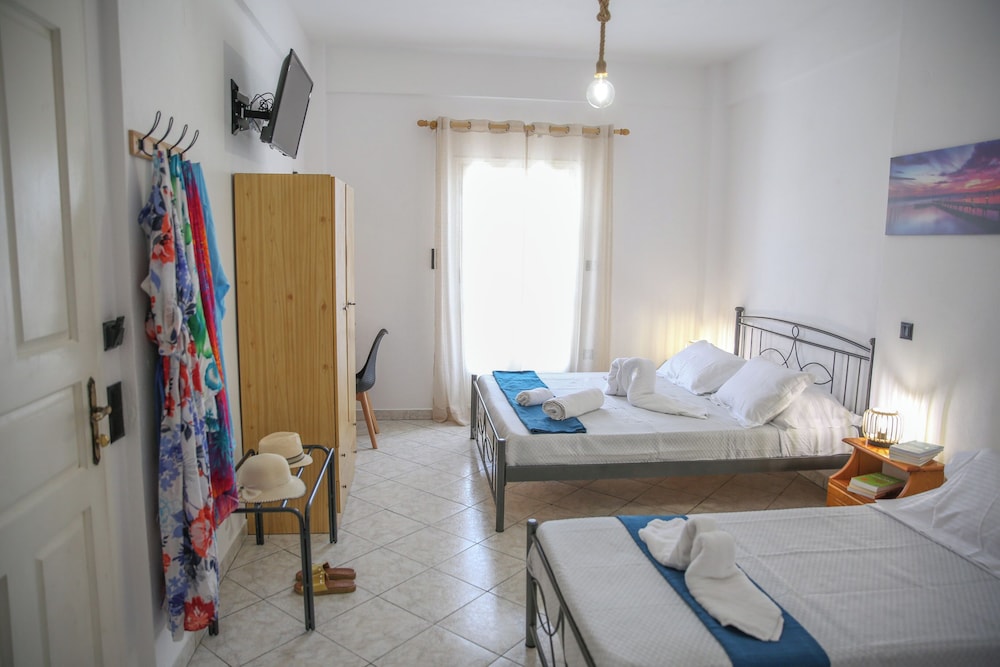 Superior Triple Room, Garden View