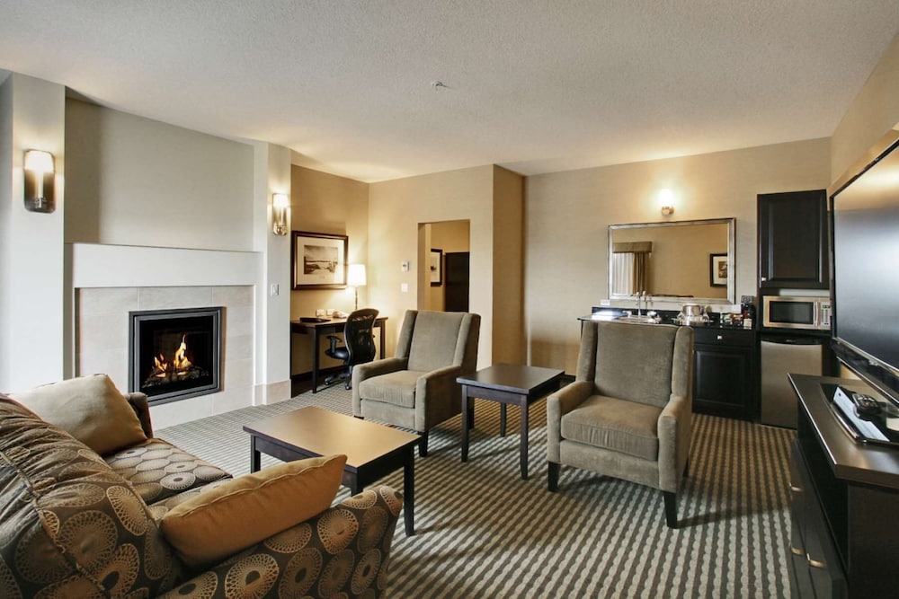 Room, 2 Queen Beds, Non Smoking, Fireplace (with Sofabed) photo 3