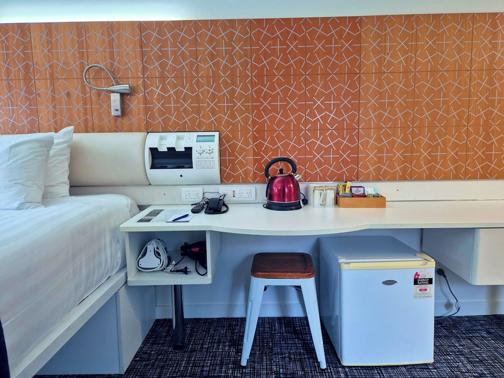 Standard Room, 1 King Bed