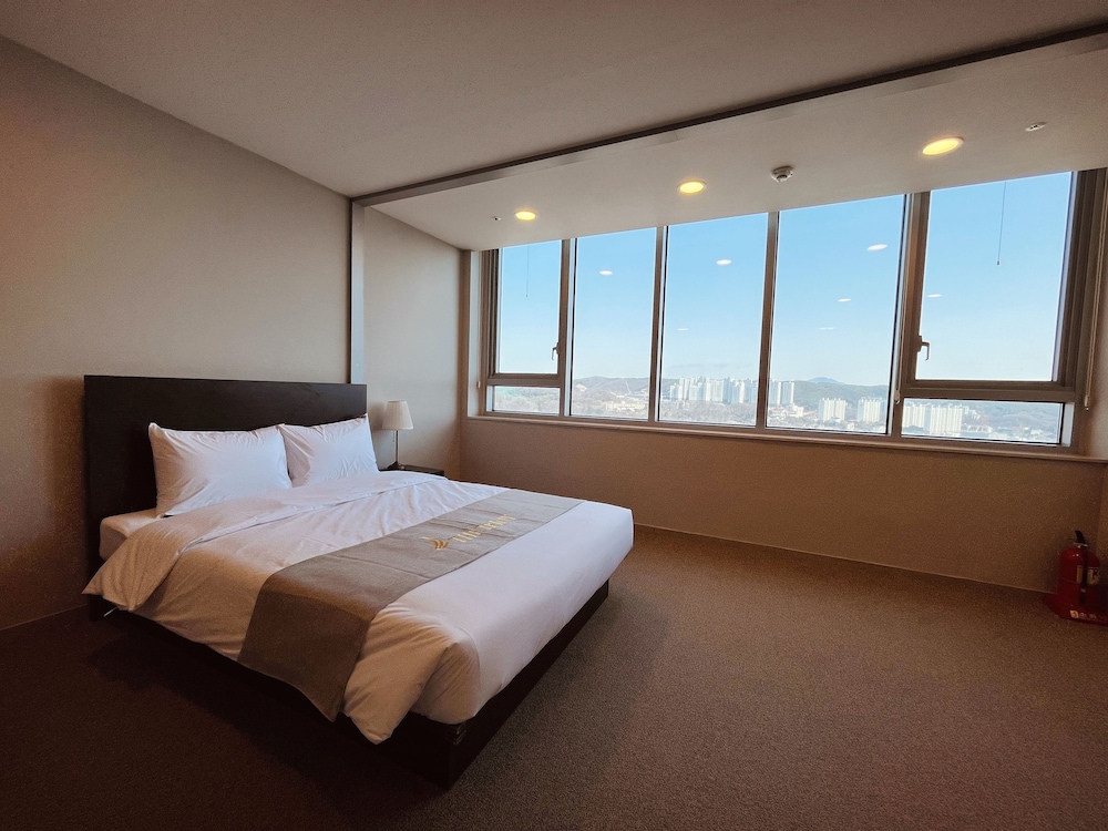 Standard Double Room - City View
